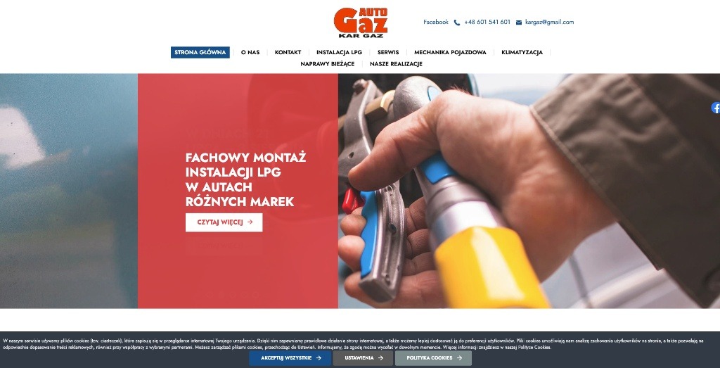 Strona internetowa firmy Auto Gaz Kar Gaz z ofertą montażu instalacji LPG w autach różnych marek. Widoczny fragment zdjęcia z montażu instalacji LPG.