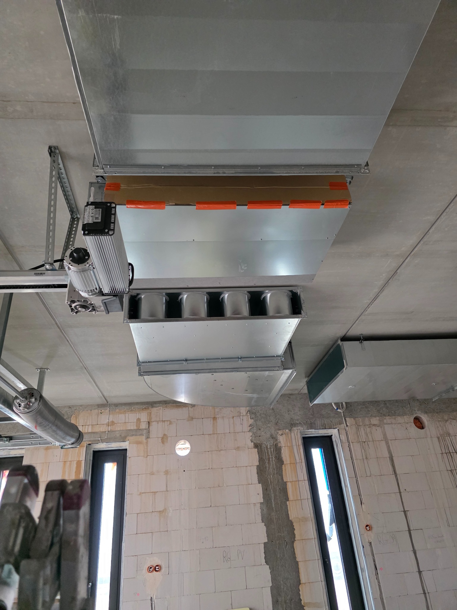 Montaż systemu VRF klimatyzatory podsufitowe