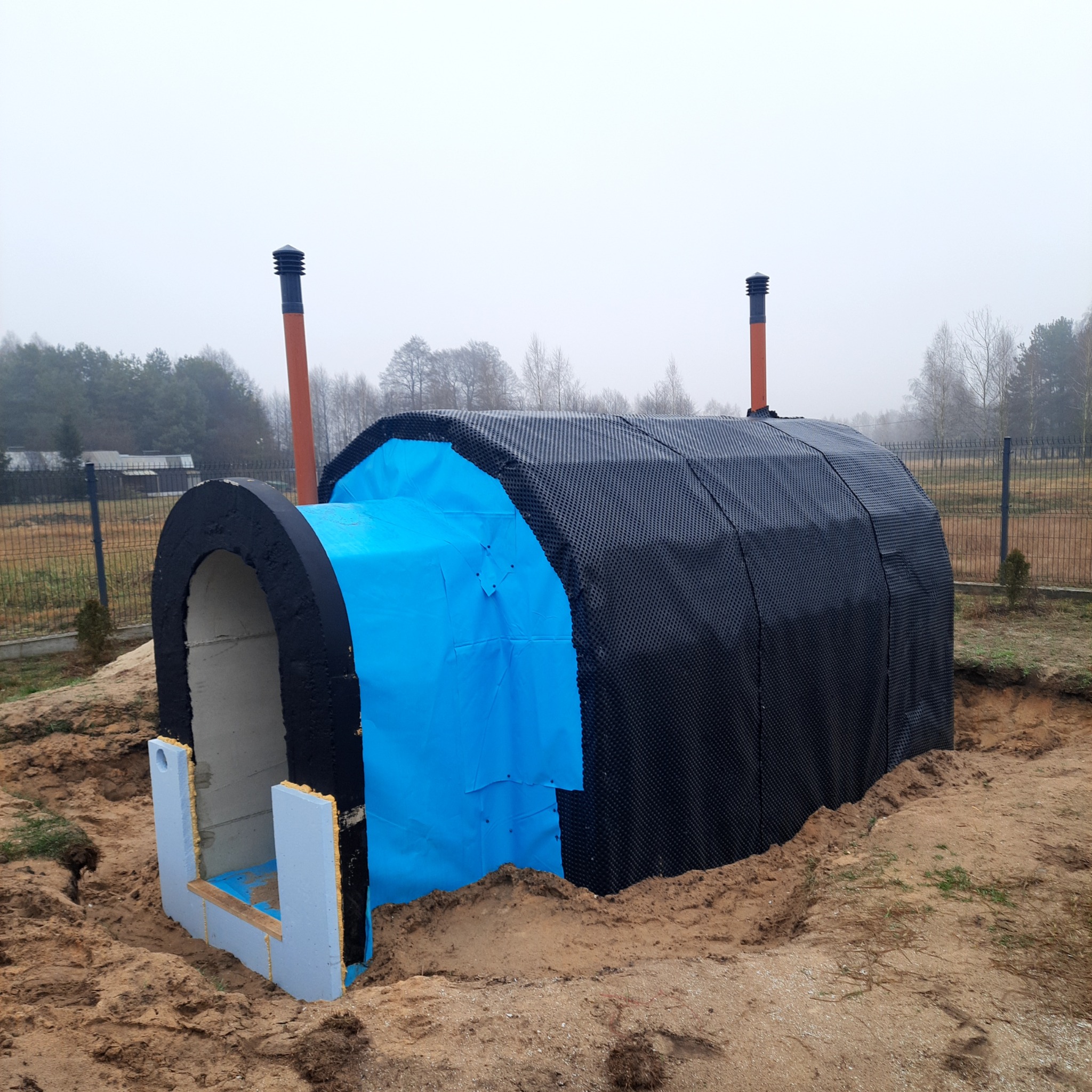 Piwnica piwniczka ogrodowa piwnica betonowa izolowana piwnica ze schodami