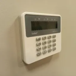 Montaż systemu alarmowego Satel.