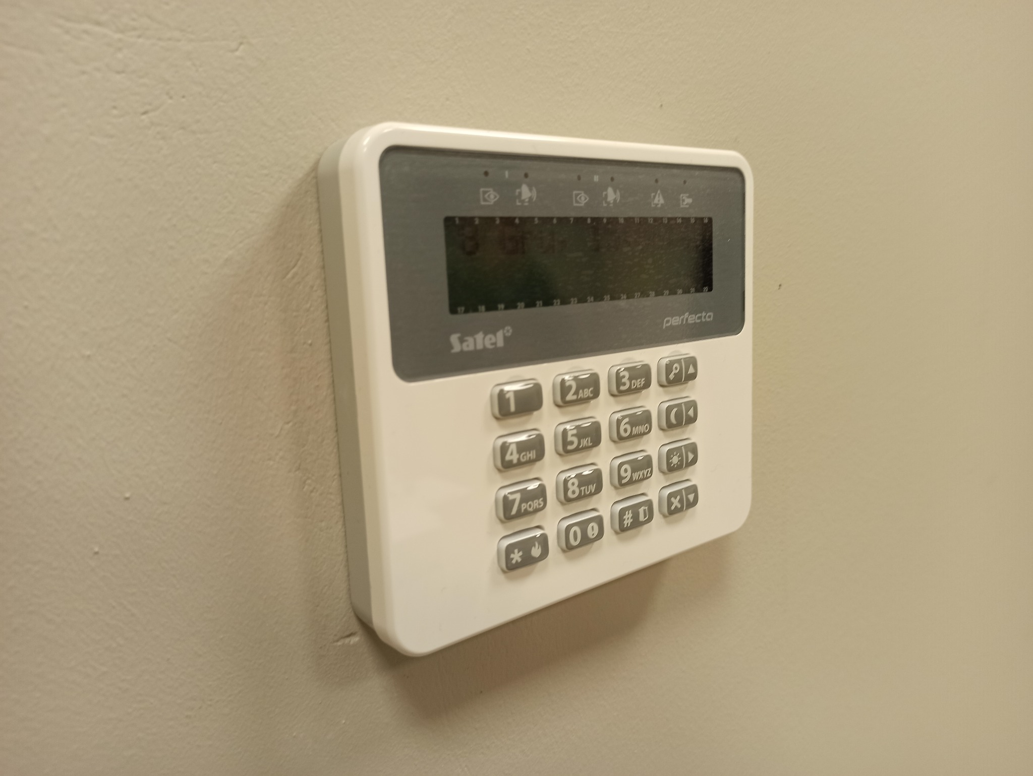 Montaż systemu alarmowego Satel.