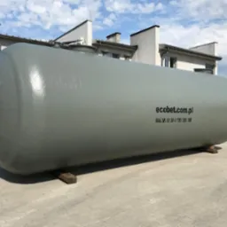 Zbiornik stalowy 60 000 litrów, gumowany do gromadzenia substancji agresywnych takich jak nawozy, kwasy.