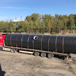 Zbiornik przeciwpożarowy o pojemności 100 000 litrów z armaturą pożarniczą. 