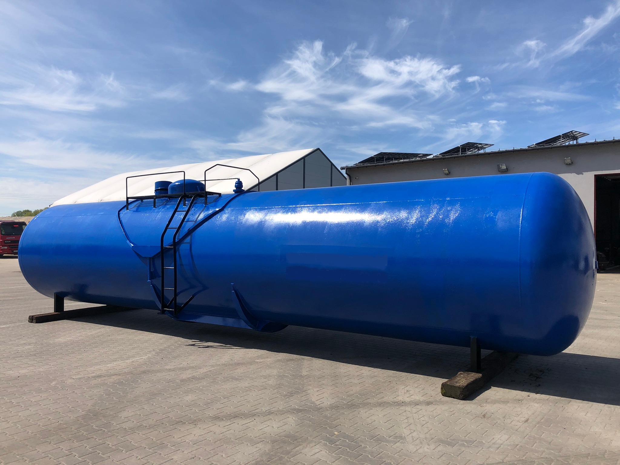 Zbiornik 45 000 litrów, do gromadzenie olejów spożywczych lub technicznych.