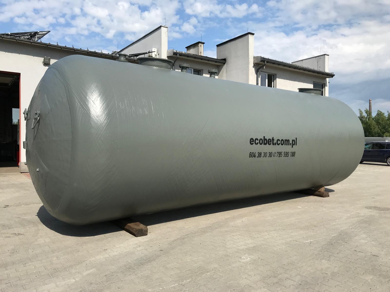 Zbiornik stalowy 60 000 litrów, gumowany do gromadzenia substancji agresywnych takich jak nawozy, kwasy.