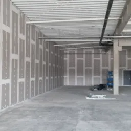 Sklep wielkopowierzchniowy. Park handlowy.