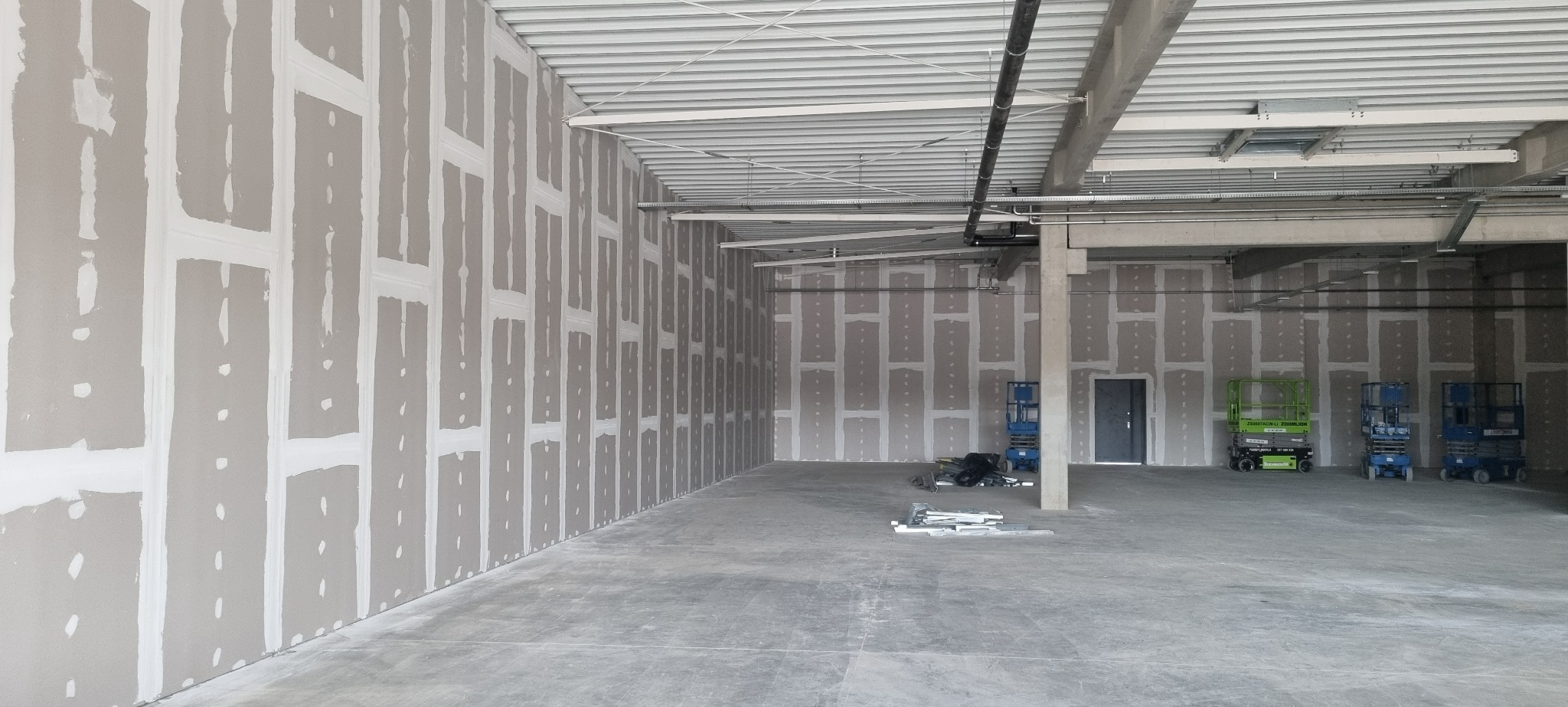 Sklep wielkopowierzchniowy. Park handlowy.