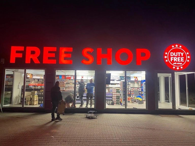 FREE SHOP litery led Łęknica