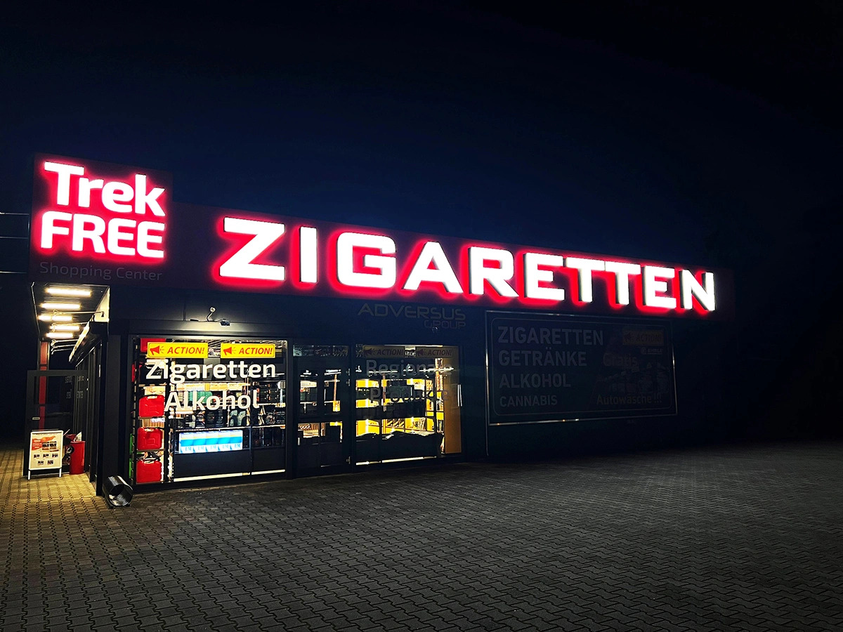 Zigaretten napis świecący z przodu i z tyłu Łęknica noc