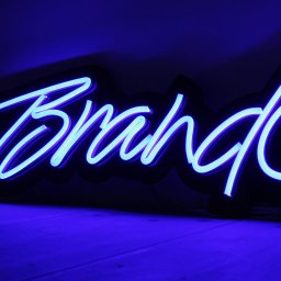 BrandCoast - producent neonów.