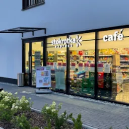 BrandCoast - producent oznakowania dla sieci.