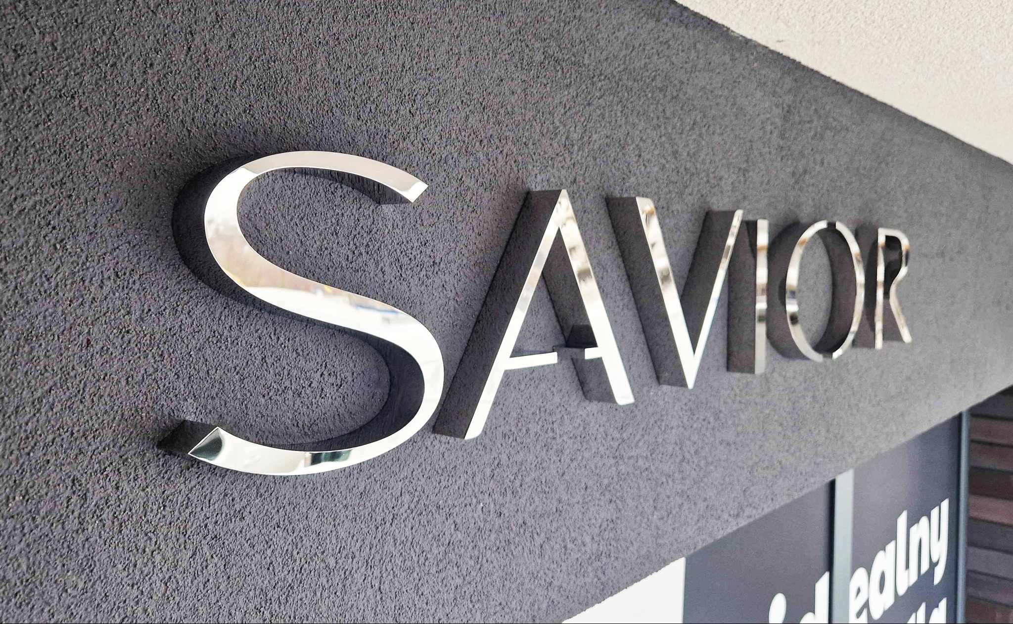 BrandCoast - producent liter ze stali nierdzewnej.