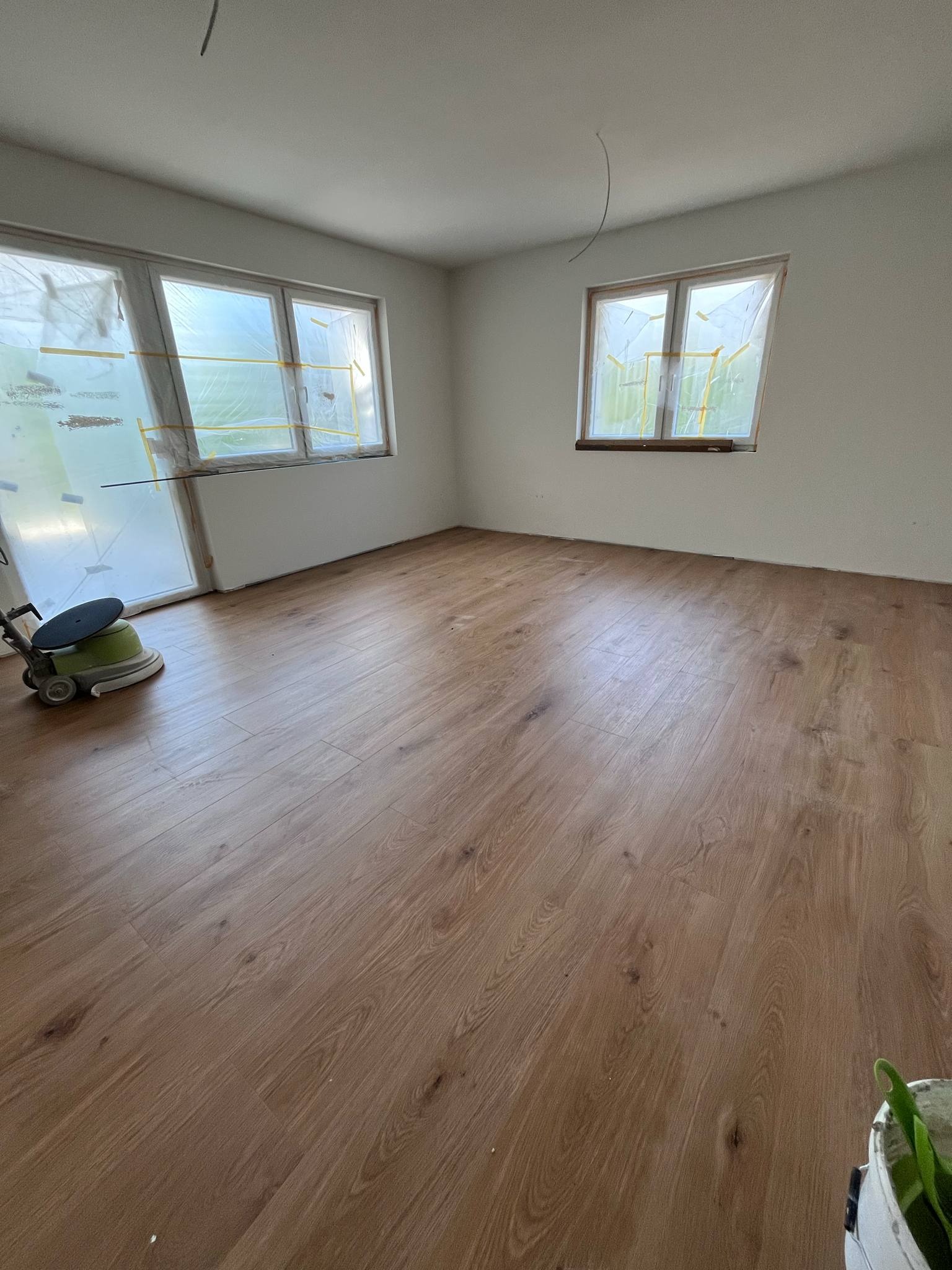 Panele winylowe klejone