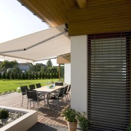 Plisy M&M - Żaluzje fasadowe – Efektywna ochrona przeciwsłoneczna na elewację budynku.