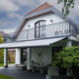 Plisy M&M - Markizy tarasowe – Ochrona przed słońcem dla tarasu w nowoczesnym stylu.