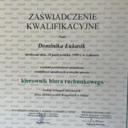 Zeskanowane zaświadczenie kwalifikacyjne dla Dominiki Łukasik, kierownika biura rachunkowego, wydane przez Stowarzyszenie Księgowych w Polsce, Warszawa, 13.01.2024.