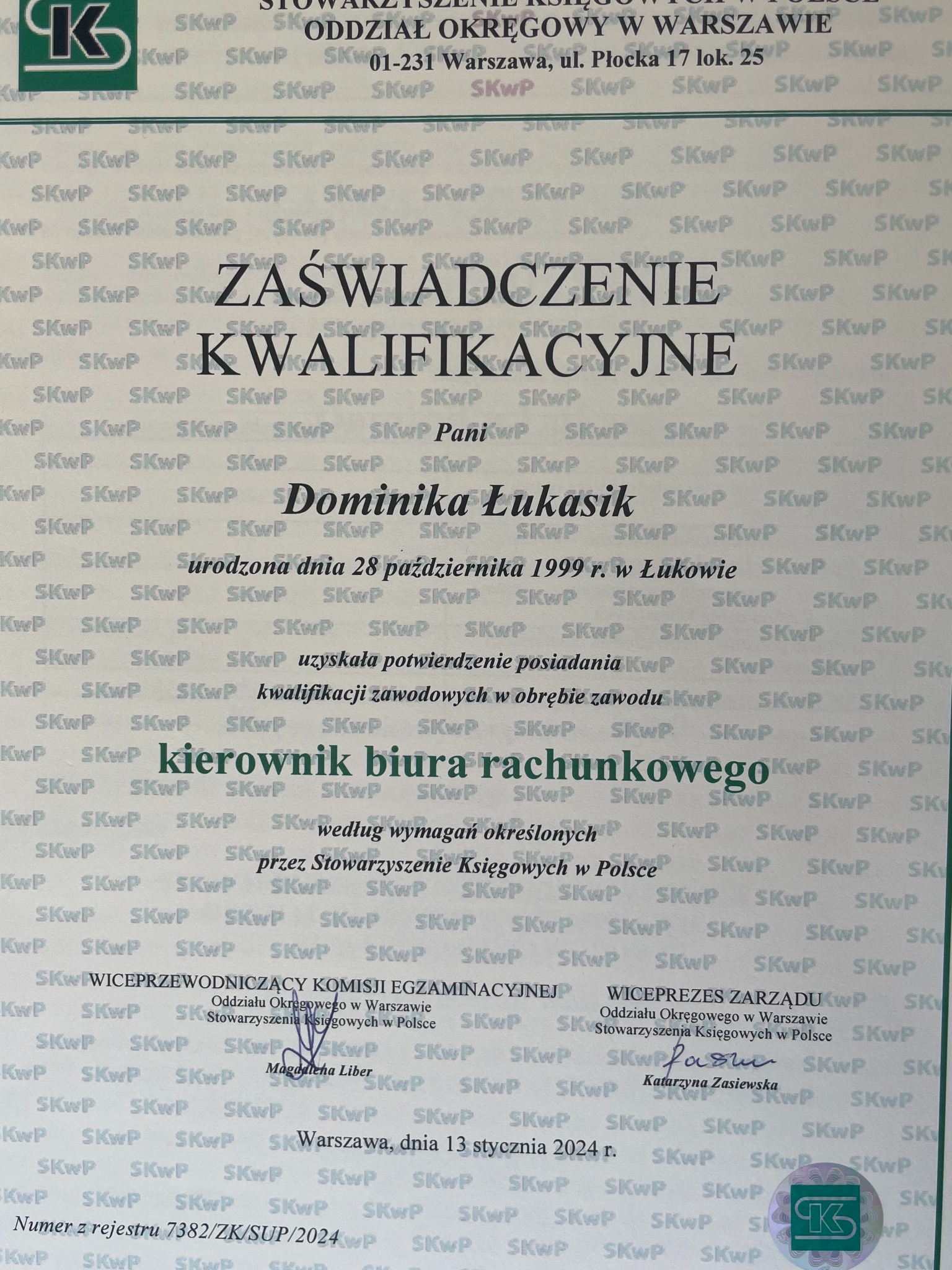 Zeskanowane zaświadczenie kwalifikacyjne dla Dominiki Łukasik, kierownika biura rachunkowego, wydane przez Stowarzyszenie Księgowych w Polsce, Warszawa, 13.01.2024.