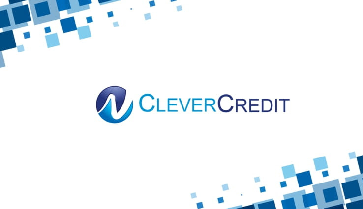 Logo CleverCredit na białym tle z niebieskimi kwadratami w rogach.