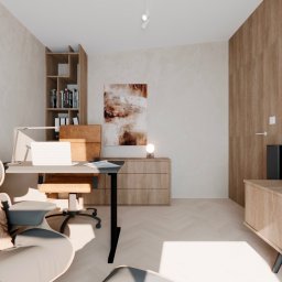 Kwiatkowska Studio - Wizualizacja jasnego biura domowego z biurkiem z regulowaną wysokością, krzesłem obrotowym, regałem z książkami, komodą i abstrakcyjnym obrazem na ścianie.