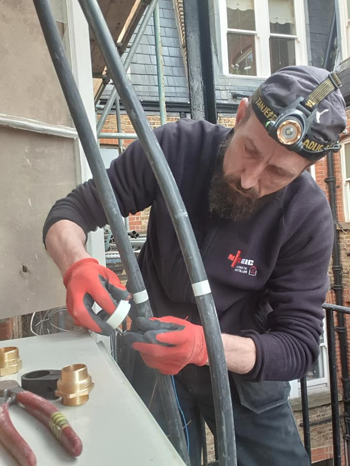 Gdzieś jest lecz nie wiadomo gdzie :)