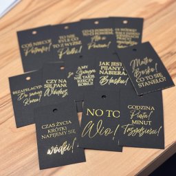 Złocone zawieszki na alkohol 