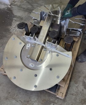 Konstrukcja aluminiowa z elementami stali węglowej. Przyrząd do nawijania kabli.