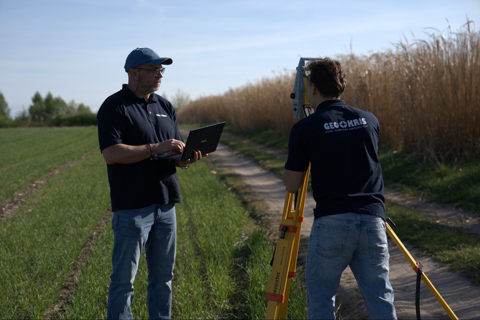 Panowie Krzysztof Mazurkiewicz i Sebastian Mazurkiewicz mierzą wysoko.