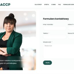 DANIEL NUMAN - strony www, obsługa social mediów - Strona www z formularzem kontaktowym i zdjęciem kobiety w zielonej marynarce, logo 'Pani HACCP' w lewym górnym rogu. Układ strony responsywny, nowoczesny design.