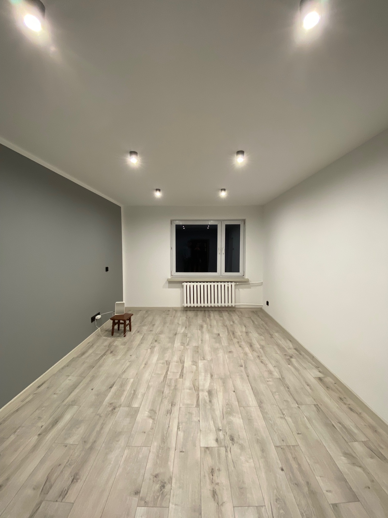 Sufity podwieszane, gładzie, malowanie, montaż paneli i innych elementów dekoracyjnych