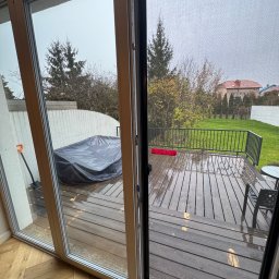 Naprawa drzwi balkonowych. 