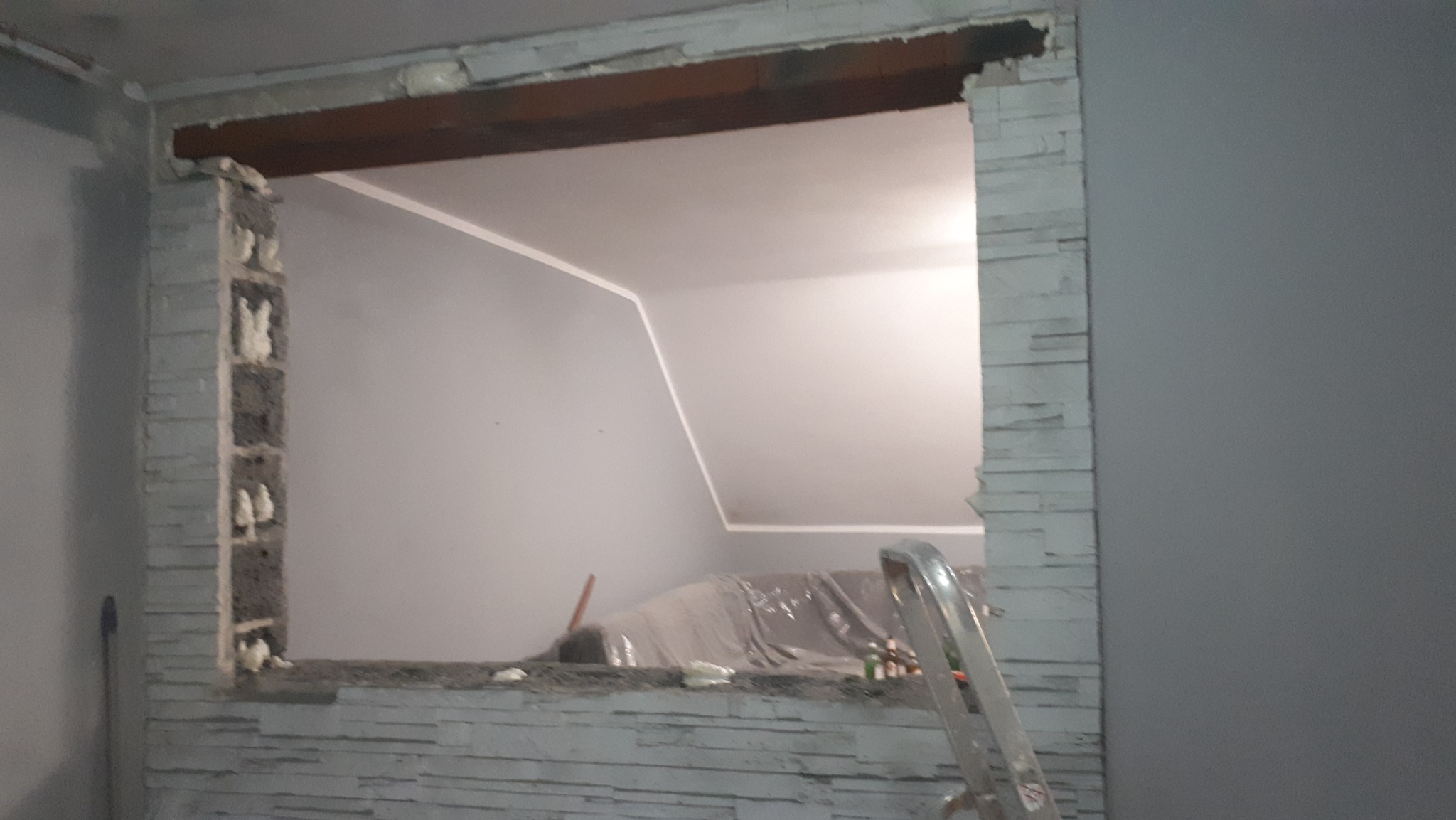 Wyburzanie sciany z kuchnii do salony z montazem nadproza