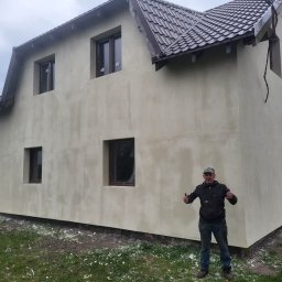 Klaudia Krzyż - Zdjęcia po termomodernizacji razem z zadowolonym klientem