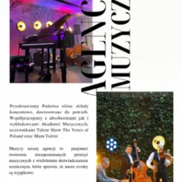 Scena z fortepianem, kontrabasem i oświetleniem scenicznym w fioletowo-złotej tonacji, oraz zespół grający na tle zielonej ściany z bluszczu, oświetlony reflektorami.