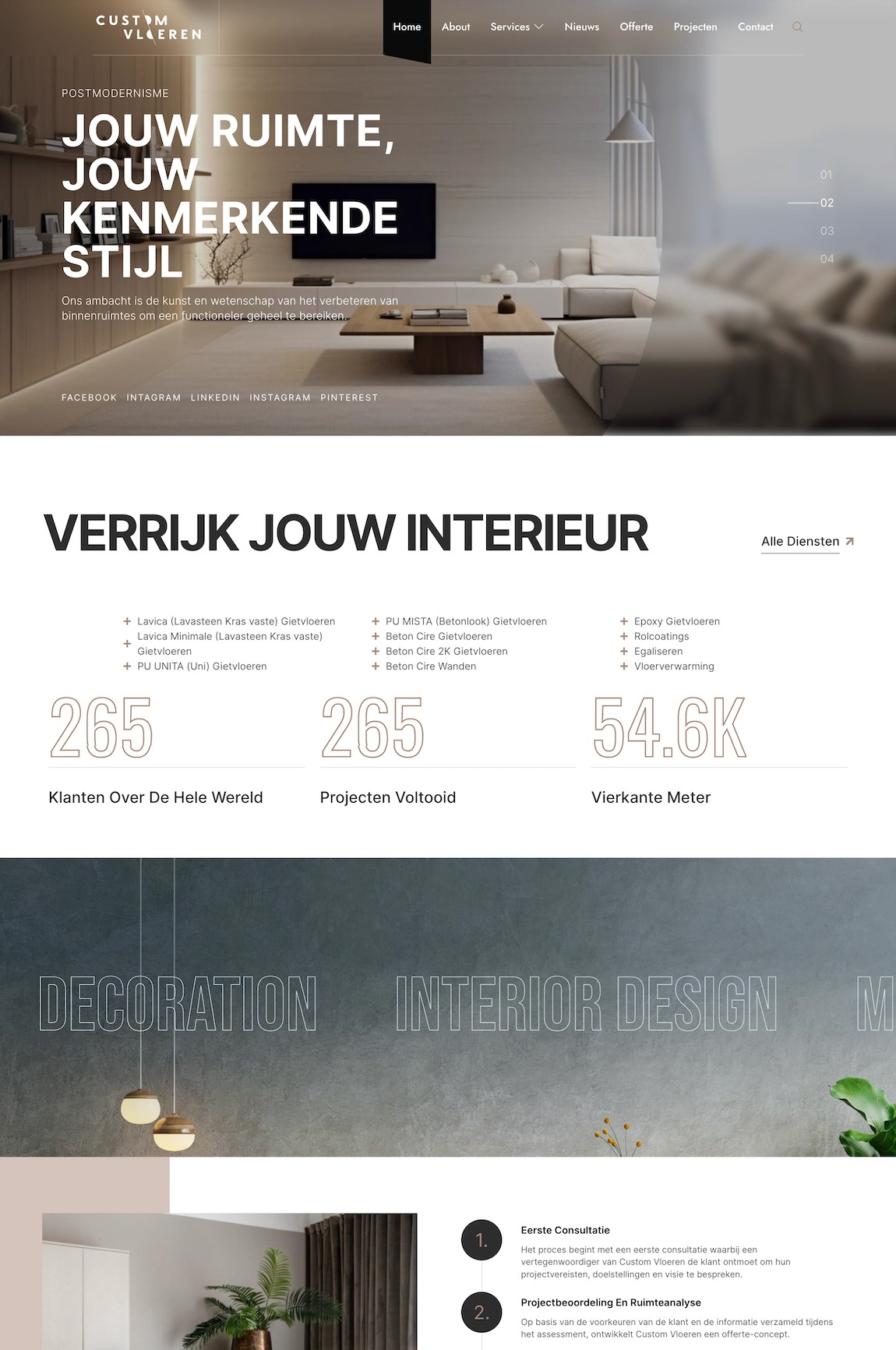 Strona internetowa prezentująca nowoczesne wnętrza z minimalistycznym designem, jasna kolorystyka, eleganckie meble i dekoracje. Widoczne logo firmy Custom Vloeren.