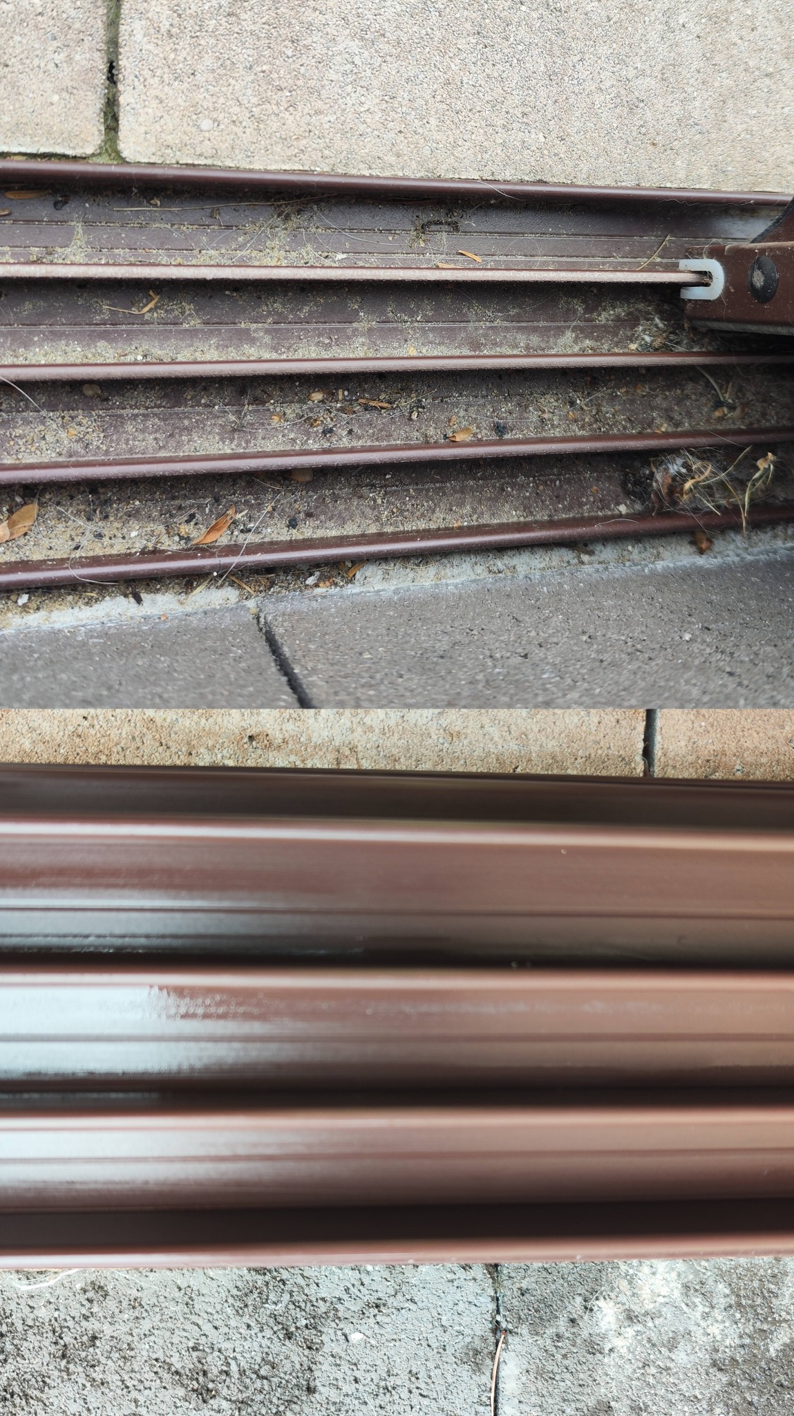 Brudne, brązowe żaluzje zewnętrzne z piaskiem i resztkami organicznymi, widok z góry, częściowo zasłonięte przez betonowy chodnik.