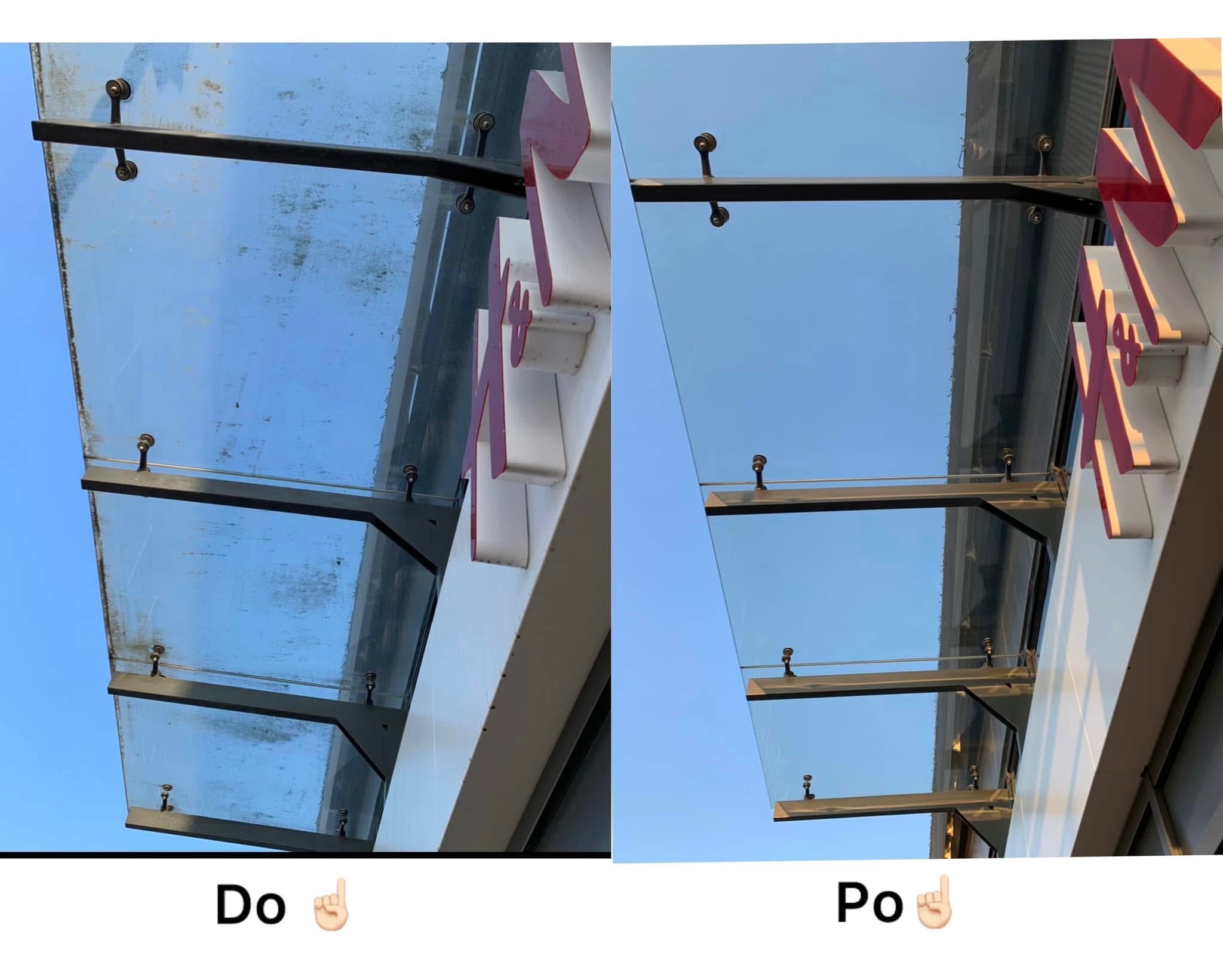 Porównanie stanu zadaszenia szklanego przed i po czyszczeniu, widoczne różnice w przejrzystości szkła i usunięte zabrudzenia.