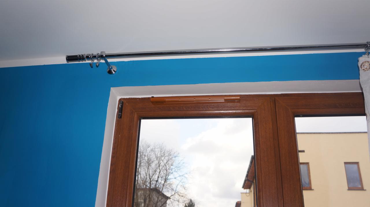 Nawiewnik okienny higrosterowany