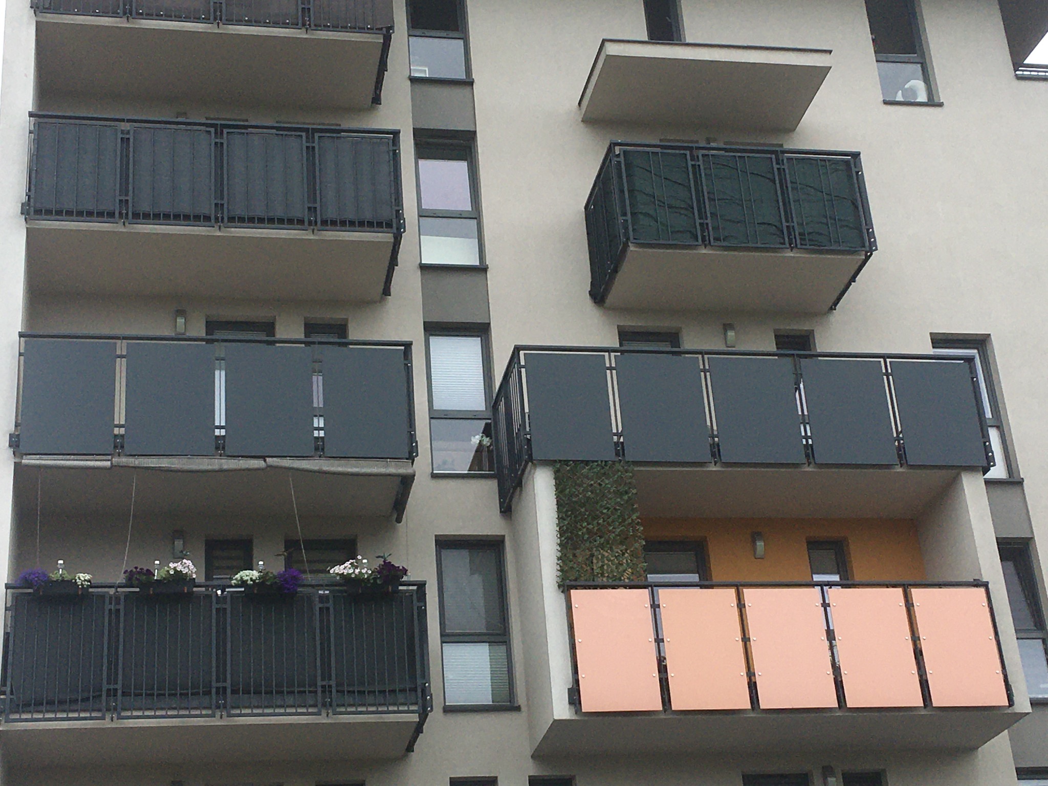 Zabudowa balustrad płytą kompozytową StacBond