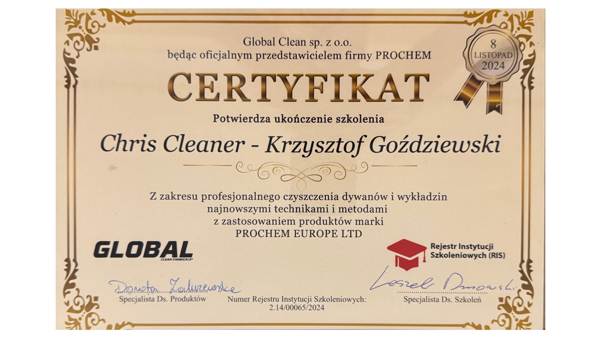 Certyfikat ukończenia szkolenia z zakresu profesjonalnego czyszczenia dywanów i wykładzin dla Chris Cleaner - Krzysztof Goździewski, wydany przez Global Clean sp. z o.o., potwierdzający stosowanie...