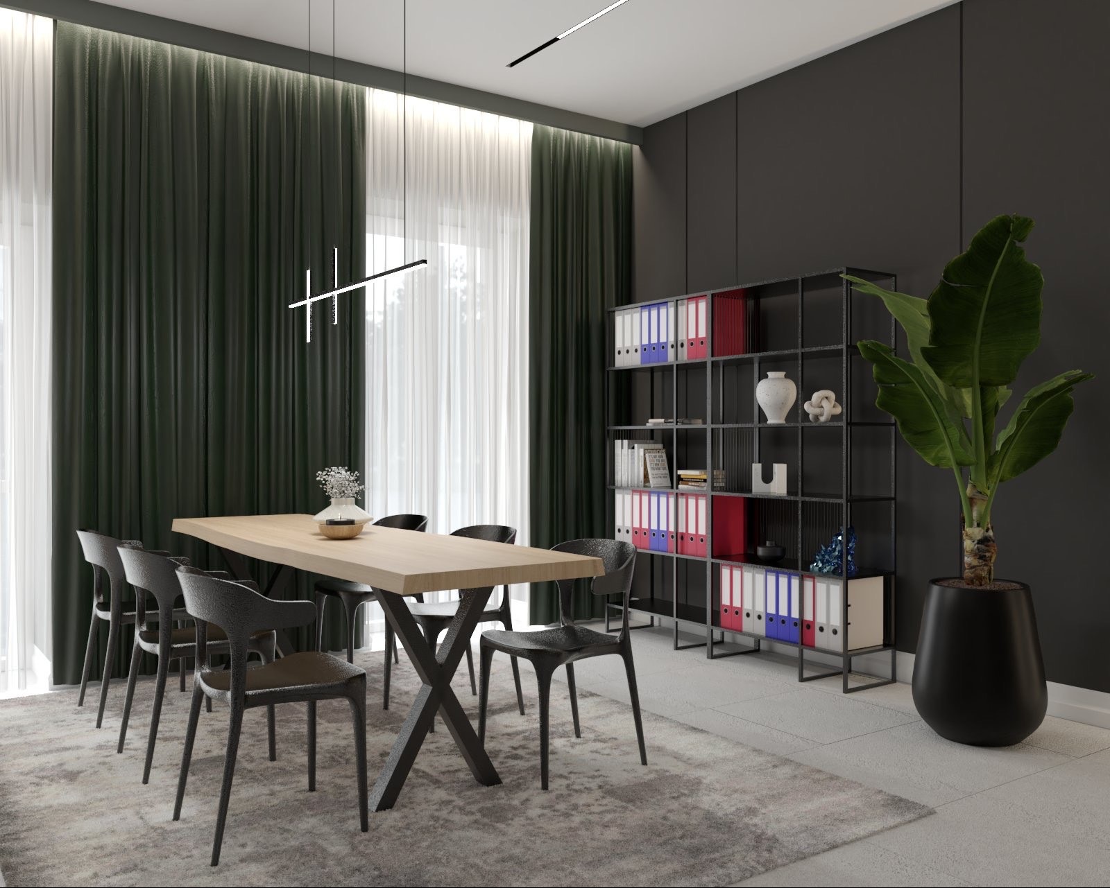 Nowoczesna jadalnia w biurze z drewnianym stołem na metalowych nogach w kształcie litery X, czarnymi krzesłami, regałem z segregatorami i dekoracjami oraz dużą rośliną doniczkową.