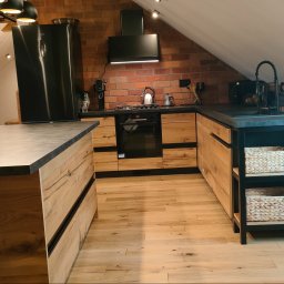 Meble wykonane z dębowego forniru