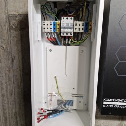 Przygotowanie pod podłączenie licznika przez dostawce🙌 Klient w garażu podziemnym zażyczył sobie ładowarke do auta elektrycznego z osobnym licznikiem. Wykanaliśmy ekspertyze, projekt jak i całă instalację