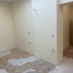 Dariusz Kasperowicz - Efekt końcowy po śzlifowaniu oraz malowaniu ścian i sufitów.