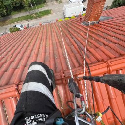 Odnova Masters Szymon Cichowlas - Alpinistyczne mycie dachu