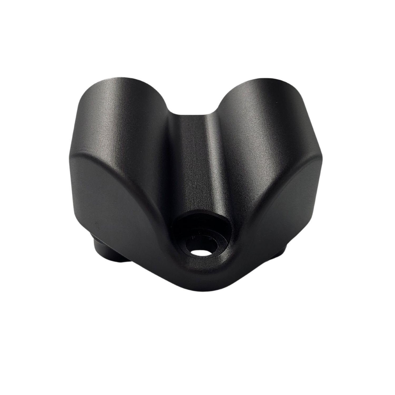 Element frezowany CNC oraz anodowany na czarno dla motorsportu.