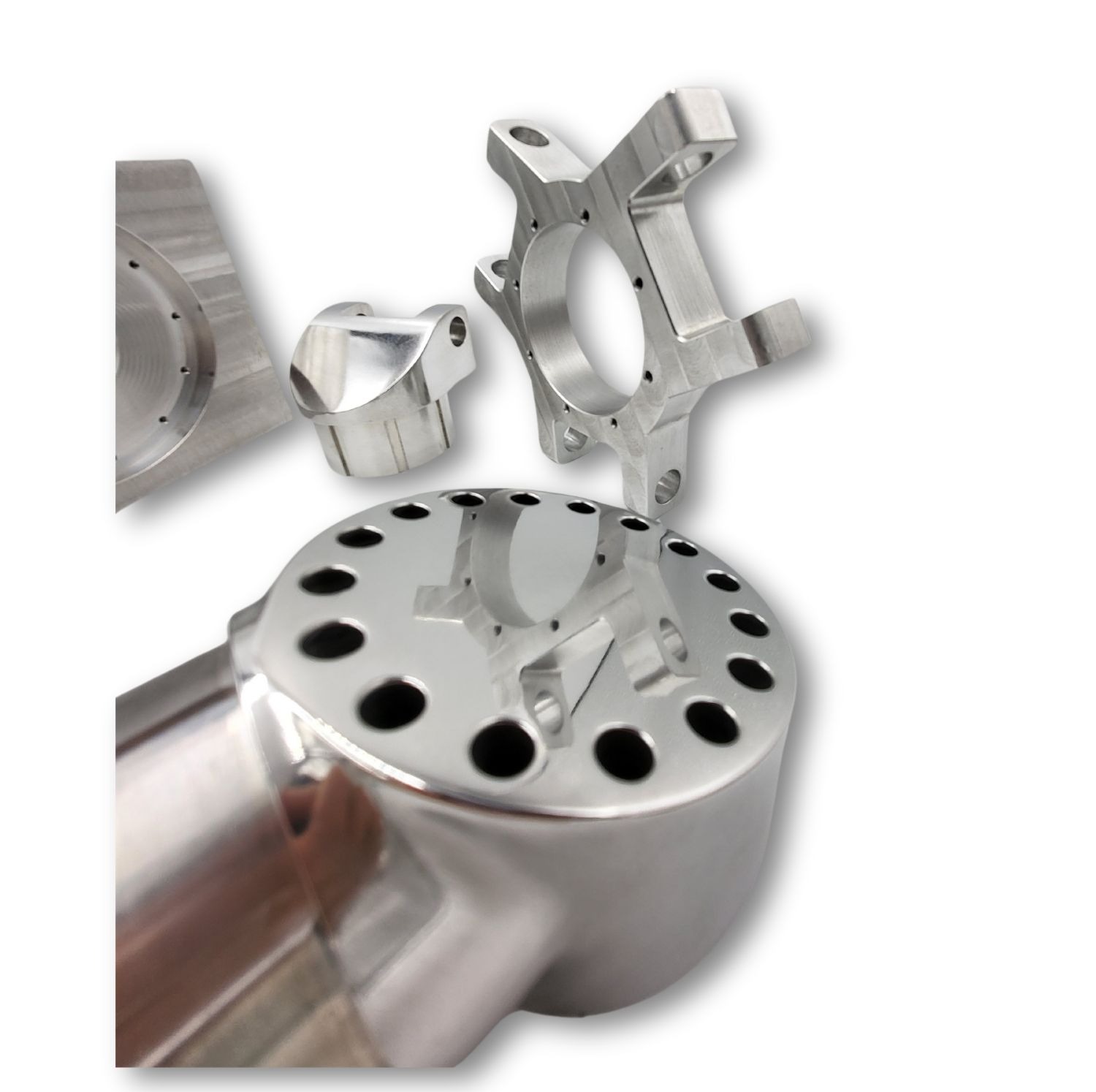 Zestaw elementów zaprojektowanych w CAD do maszyn oraz frezowany CNC oraz polerowanych na 'lustro'