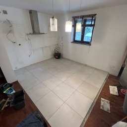 Marceli Morzewski - Murowanie ścian Otwock