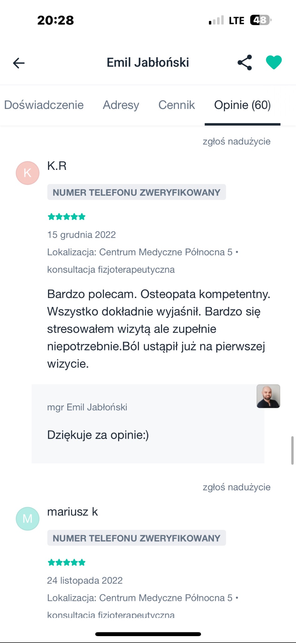 Zrzut ekranu z opiniami klientów o usługach fizjoterapeuty/osteopaty. Widoczne pozytywne recenzje z datami i lokalizacją, potwierdzające kompetencje.