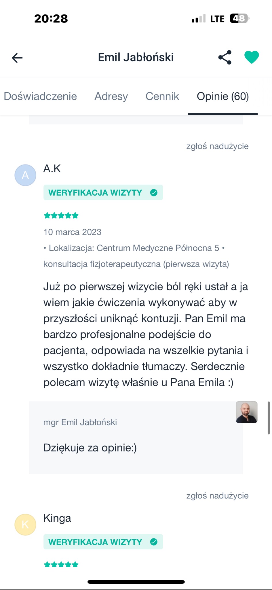 Opinia zweryfikowanej wizyty u fizjoterapeuty Emila Jabłońskiego, zadowolony pacjent opisuje ustąpienie bólu i profesjonalne podejście. Zrzut ekranu z aplikacji.