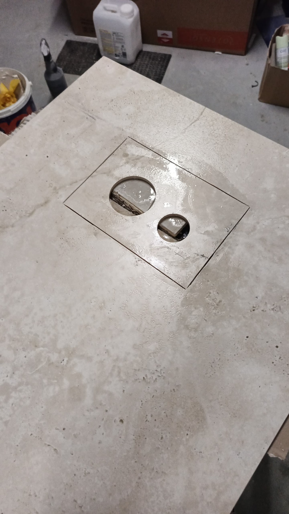 Wycinanie ukrytego przycisku